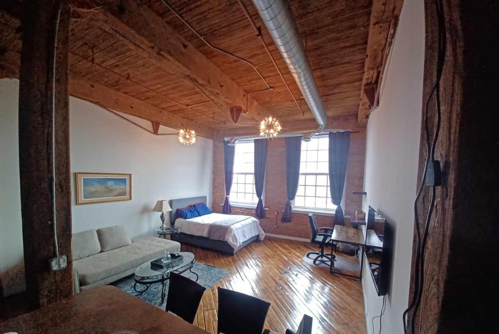 Artsy Industrial Loft Apartment *